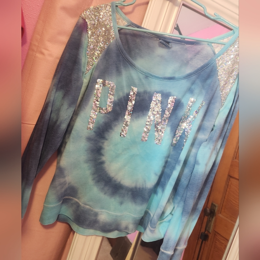Vs pink top